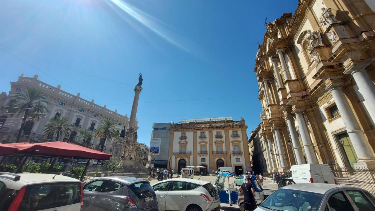 Appartamento In Pieno Centro I Mori E Le Dame Palermo Luaran gambar