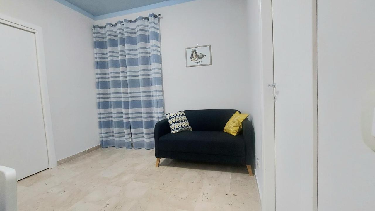 Appartamento In Pieno Centro I Mori E Le Dame Palermo Luaran gambar