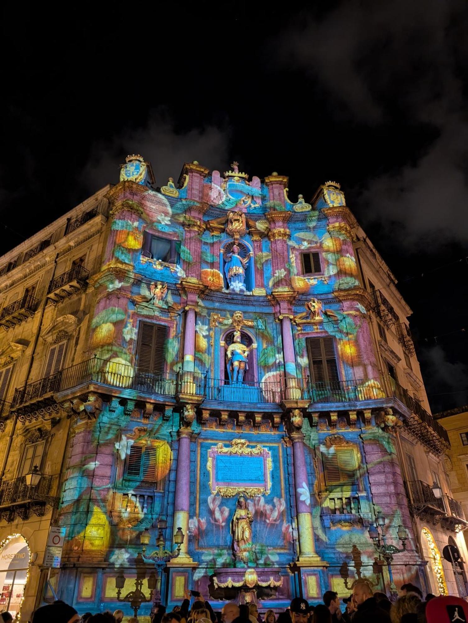 Appartamento In Pieno Centro I Mori E Le Dame Palermo Luaran gambar